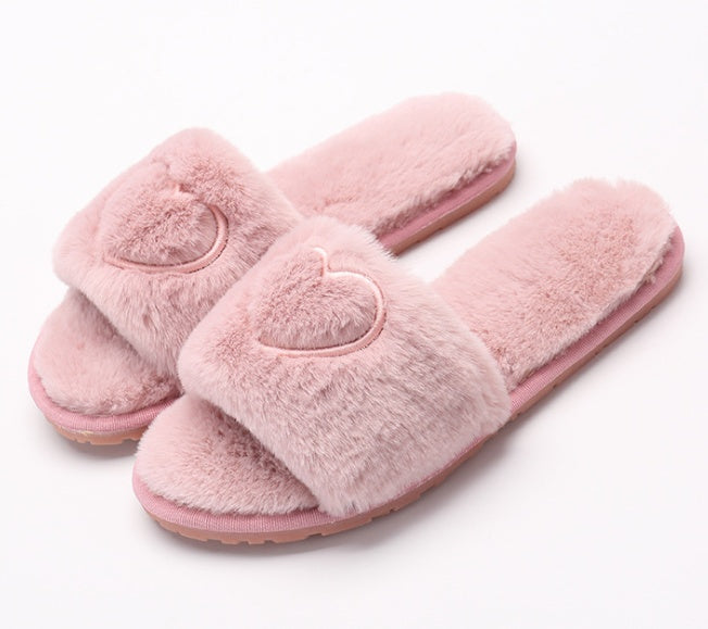 Cozy Women's Plush Slippers: Warmth & Comfort