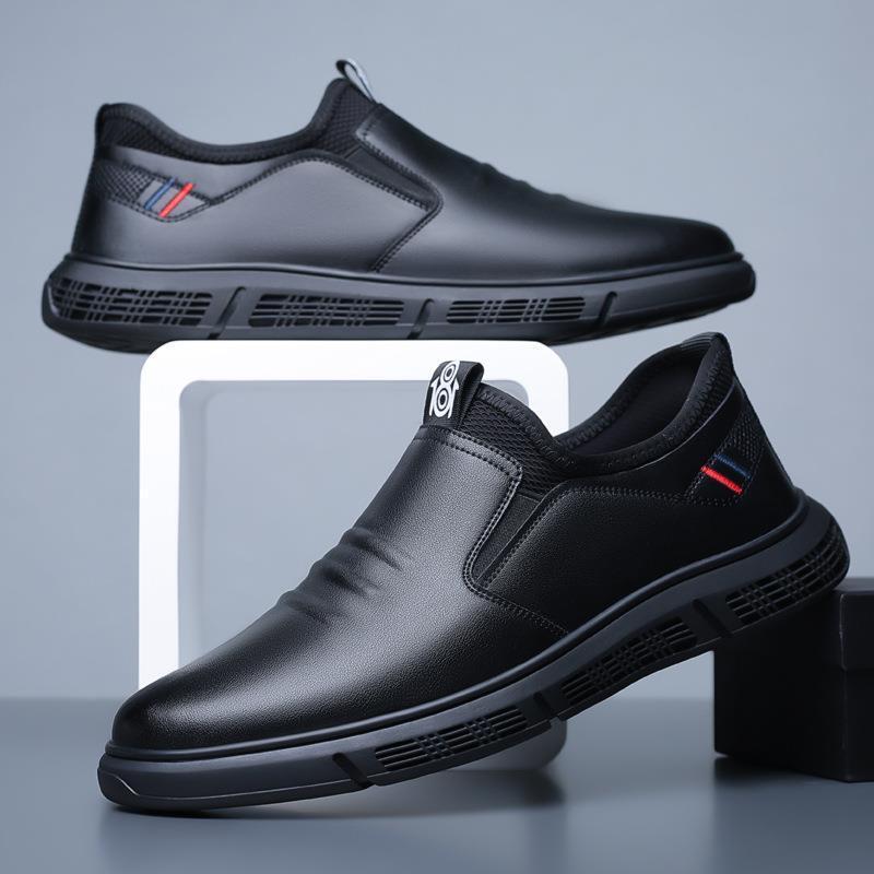 Black White Flats: Stylish Men's Walking Shoes